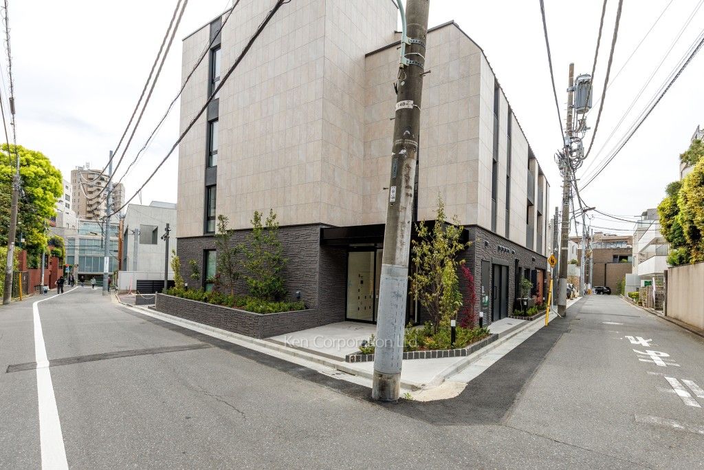 GLOBE NISHIAZABUの写真 前面道路