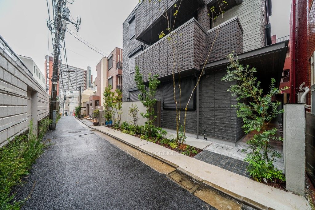 六本木ポルテの写真  前面道路