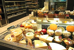 チーズとワイン売り場
