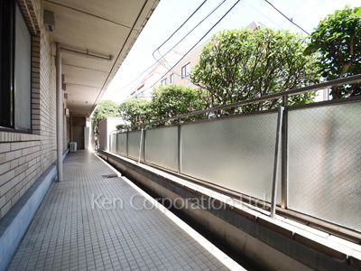 エルシオン南青山の写真 バルコニー