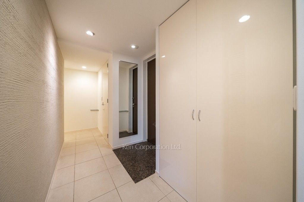 フラット緑ヶ岡の写真 玄関