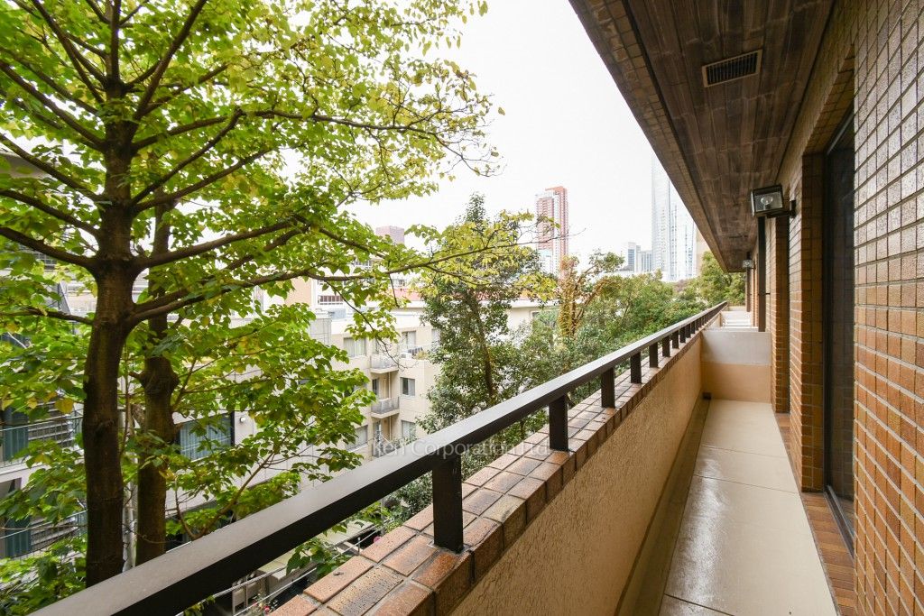 麻布テラスアパートメントの写真 バルコニー