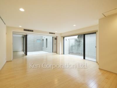 Enaka Houseの写真