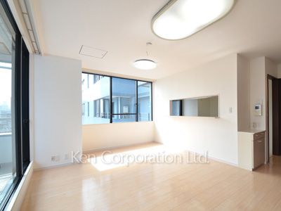 居室（LDなど） ※6階の同じ間取タイプを撮影。仕様が異なることがあります。