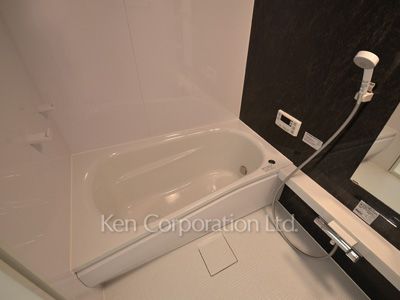 バスルーム ※6階の同じ間取タイプを撮影。仕様が異なることがあります。