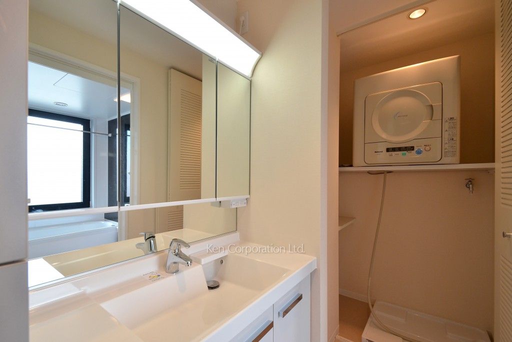 芝ハイツの写真 パウダールーム ※8階の同じ間取タイプを撮影。仕様が異なることがあります。