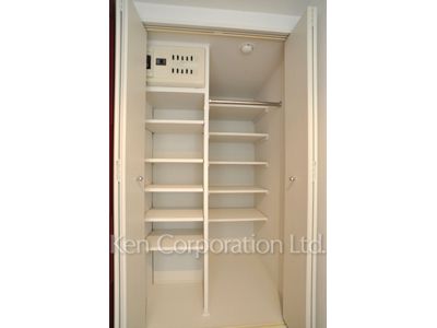 シューズクローゼット ※11階の同じ間取タイプを撮影。仕様が異なることがあります。