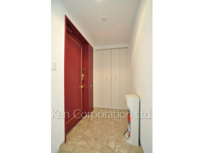 玄関 ※11階の同じ間取タイプを撮影。仕様が異なることがあります。