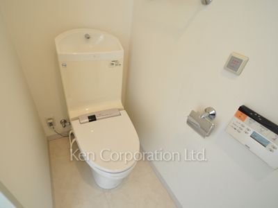 トイレ ※11階の同じ間取タイプを撮影。仕様が異なることがあります。