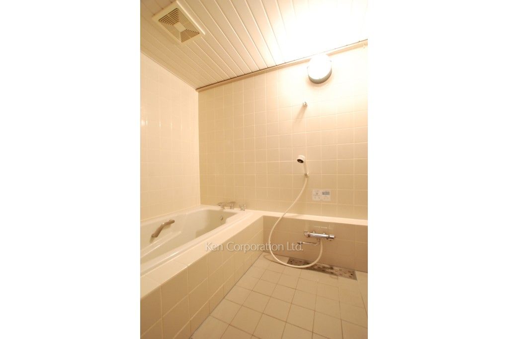 ステラメゾン碑文谷の写真 バスルーム ※1階の同じ間取タイプを撮影。仕様が異なることがあります。