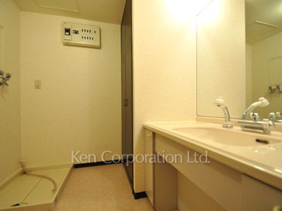 プラティーヌ田町の写真 パウダールーム ※16階の同じ間取タイプを撮影。仕様が異なることがあります。