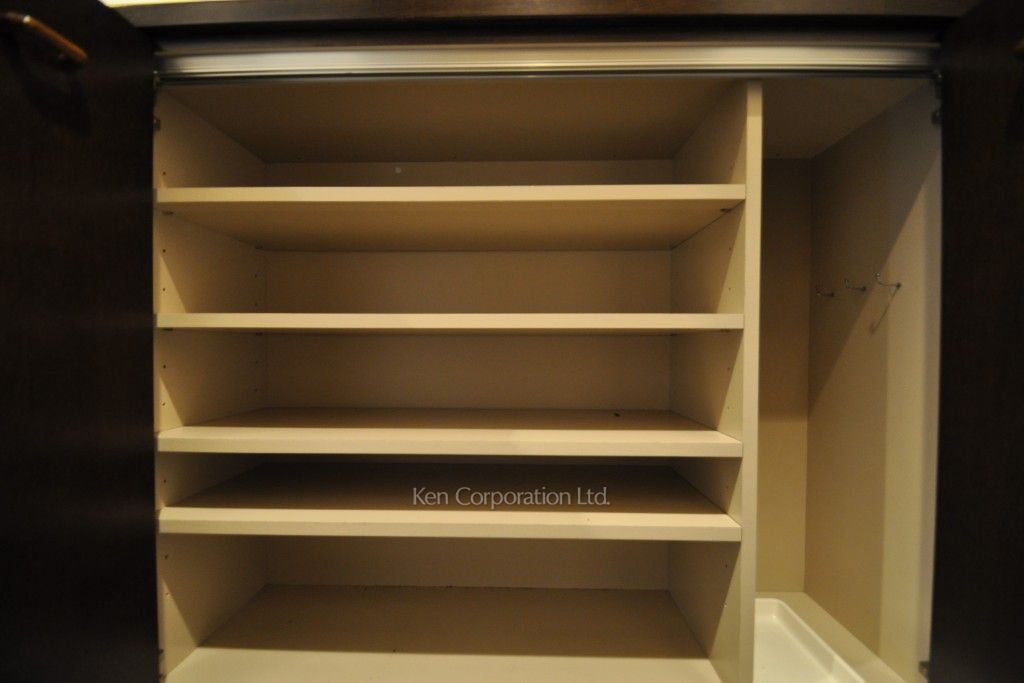 プラティーヌ田町の写真 シューズクローゼット ※16階の同じ間取タイプを撮影。仕様が異なることがあります。