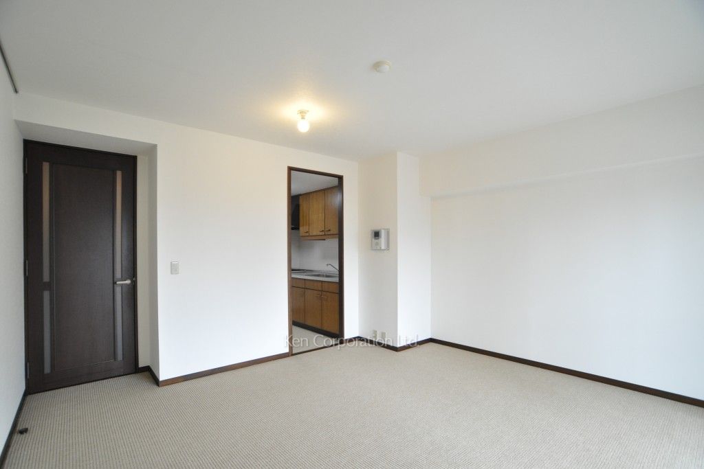 プラティーヌ田町の写真 居室（LDなど） ※8階の同じ間取タイプを撮影。仕様が異なることがあります。