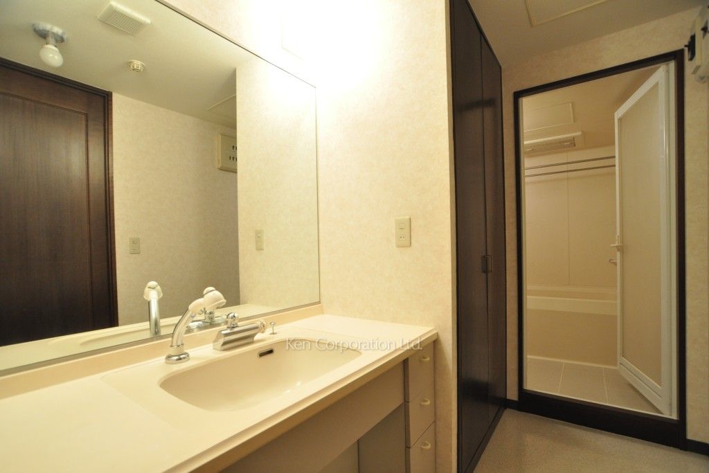 プラティーヌ田町の写真 パウダールーム ※8階の同じ間取タイプを撮影。仕様が異なることがあります。