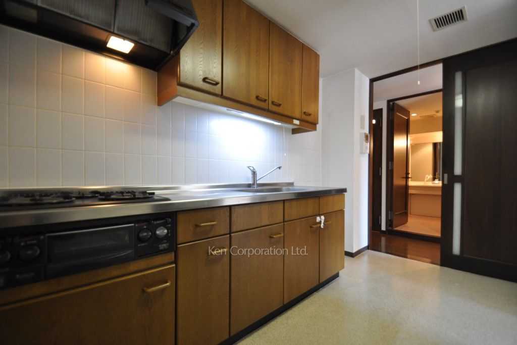 プラティーヌ田町の写真 キッチン ※5階の同じ間取タイプを撮影。仕様が異なることがあります。