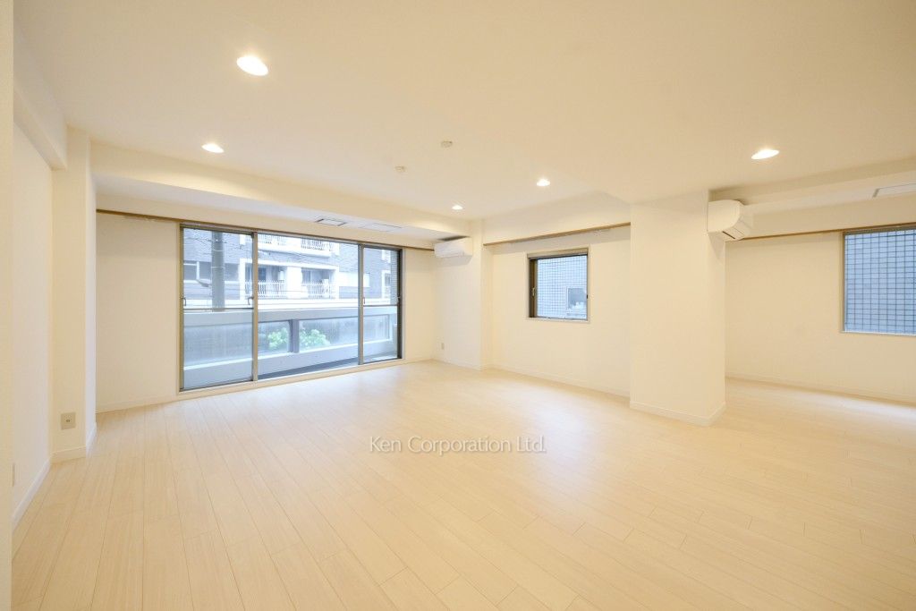 H&M南青山の写真 居室（LDなど）