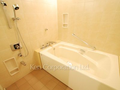 城山トラストコートの写真 バスルーム ※4階の同じ間取タイプを撮影。仕様が異なることがあります。