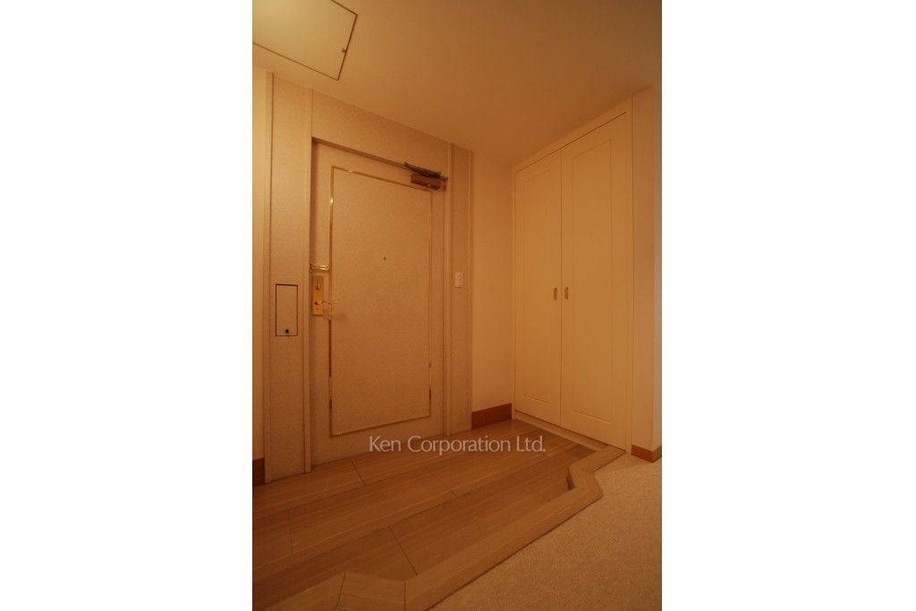 城山トラストコートの写真 玄関 ※4階の同じ間取タイプを撮影。仕様が異なることがあります。