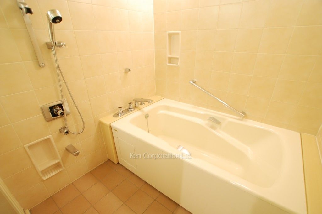 城山トラストコートの写真 バスルーム ※4階の同じ間取タイプを撮影。仕様が異なることがあります。