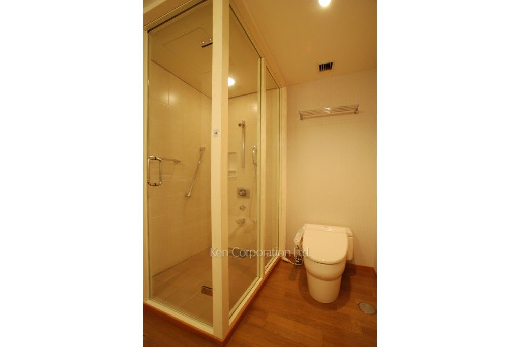 城山トラストコートの写真 シャワールーム ※4階の同じ間取タイプを撮影。仕様が異なることがあります。