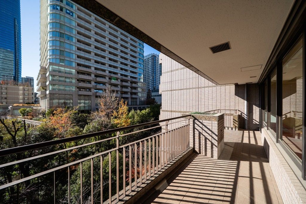 城山トラストコートの写真 バルコニー