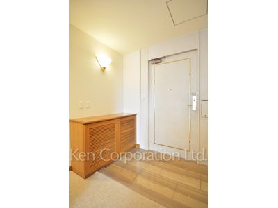 城山トラストコートの写真 玄関 ※8階の同じ間取タイプを撮影。仕様が異なることがあります。