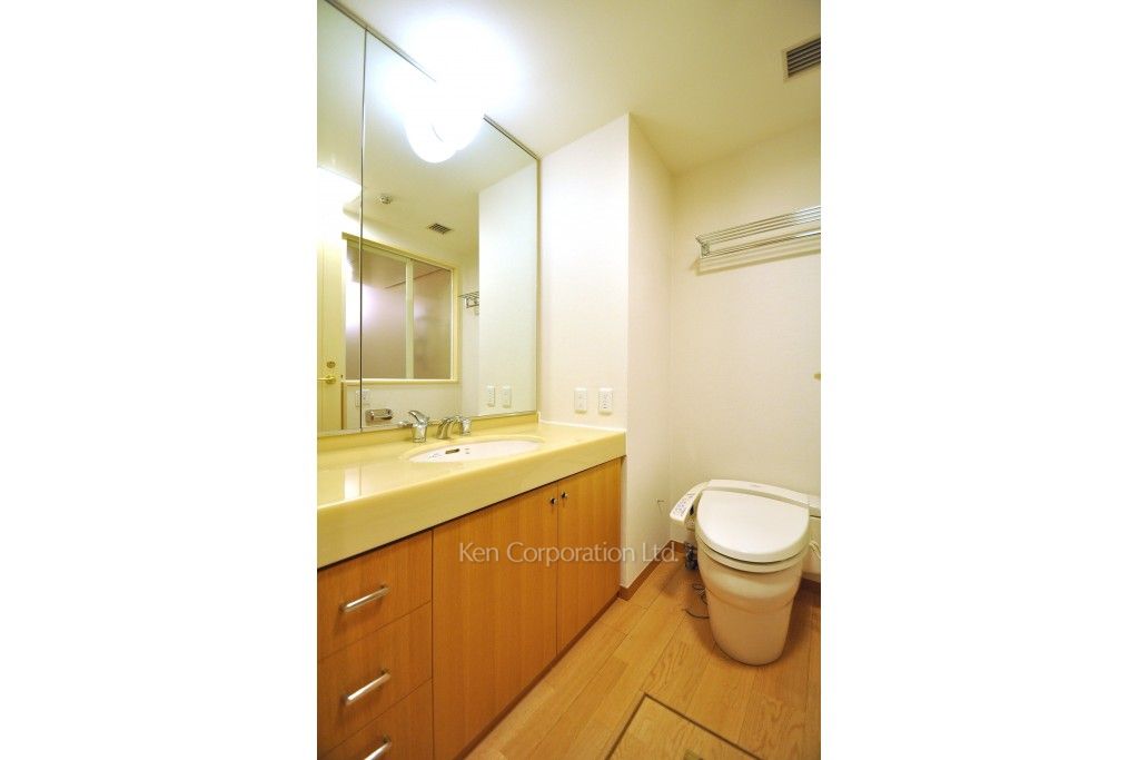 城山トラストコートの写真 トイレ ※8階の同じ間取タイプを撮影。仕様が異なることがあります。