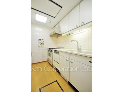 城山トラストコートの写真 キッチン ※6階の同じ間取タイプを撮影。仕様が異なることがあります。