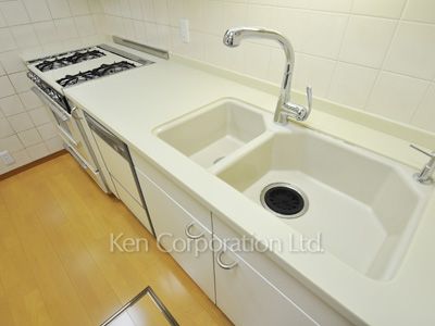 城山トラストコートの写真 キッチン ※6階の同じ間取タイプを撮影。仕様が異なることがあります。