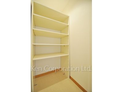 城山トラストコートの写真 ストレージ ※6階の同じ間取タイプを撮影。仕様が異なることがあります。