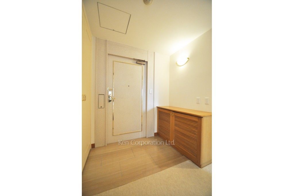 城山トラストコートの写真 玄関 ※6階の同じ間取タイプを撮影。仕様が異なることがあります。