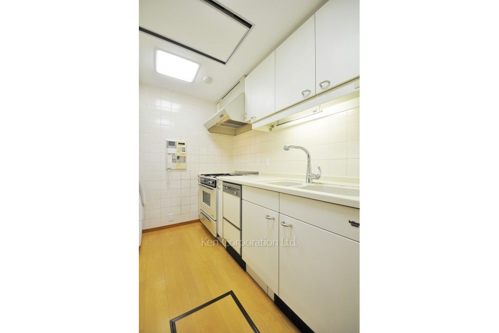 城山トラストコートの写真 キッチン ※6階の同じ間取タイプを撮影。仕様が異なることがあります。