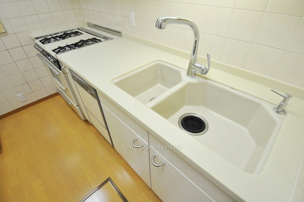 城山トラストコートの写真 キッチン ※6階の同じ間取タイプを撮影。仕様が異なることがあります。