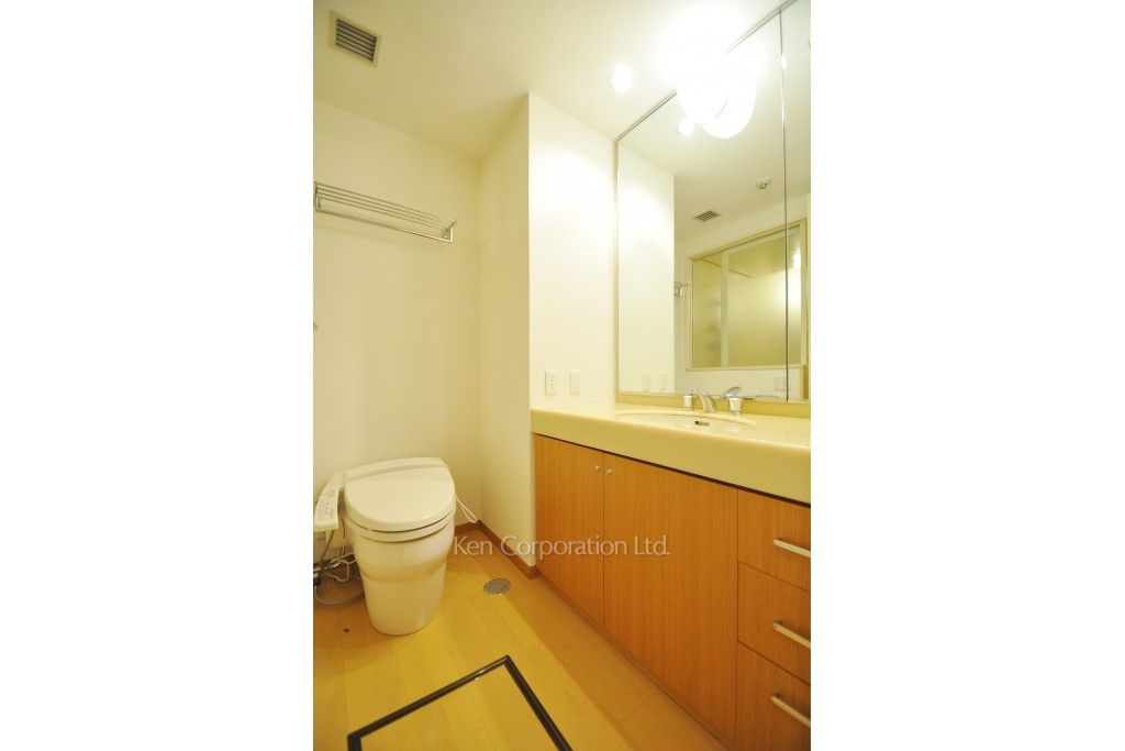 城山トラストコートの写真 トイレ ※6階の同じ間取タイプを撮影。仕様が異なることがあります。