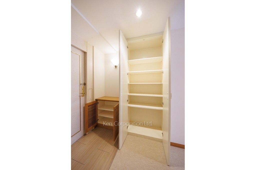 城山トラストコートの写真 シューズクローゼット