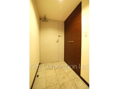 リバー&タワーの写真 玄関 ※5階の同じ間取タイプを撮影。仕様が異なることがあります。