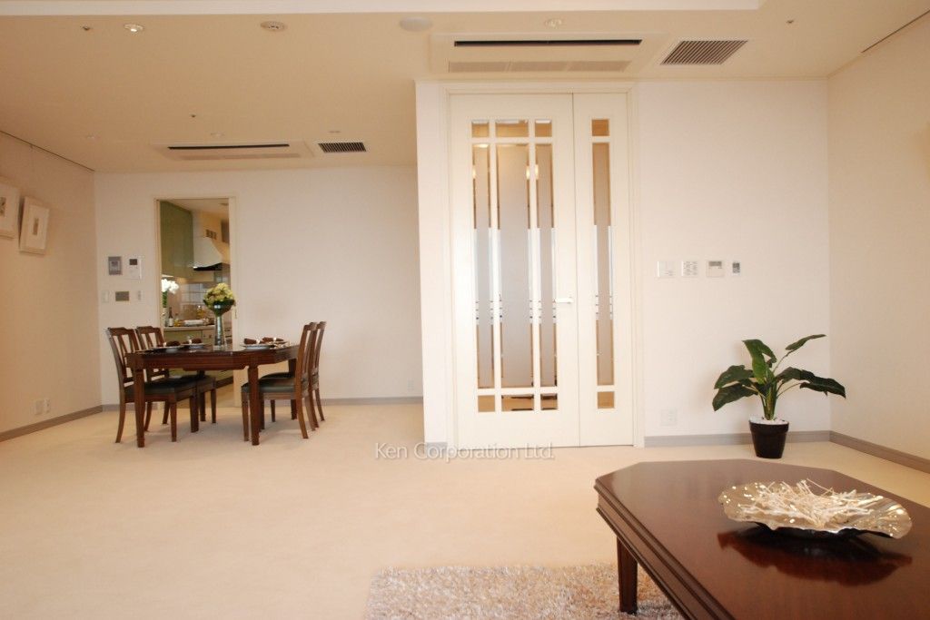 グリーンパーク赤坂の写真 リビングダイニング