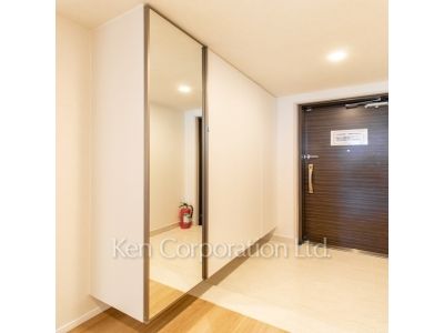 玄関 ※写真・画像は実際と異なる場合がございます。部屋写真は同一タイプのものです。（ただし、画像中にタイプ名の記載がある場合はその記載内容を優先します。）