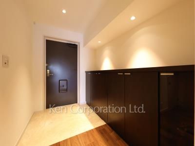 玄関 ※7階の同じ間取タイプを撮影。仕様が異なることがあります。