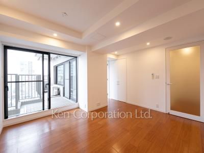 六本木ファーストプラザの写真 居室（LDなど） ※18階の同じ間取タイプを撮影。仕様が異なることがあります。