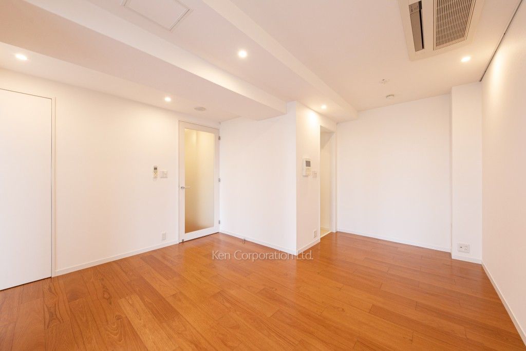 六本木ファーストプラザの写真 居室（LDなど） ※18階の同じ間取タイプを撮影。仕様が異なることがあります。