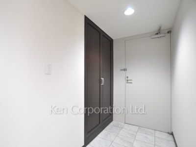 リバー&タワーの写真 玄関 ※4階の同じ間取タイプを撮影。仕様が異なることがあります。