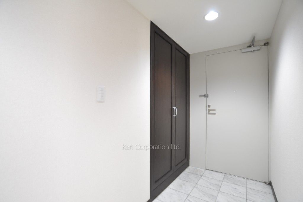 リバー&タワーの写真 玄関 ※4階の同じ間取タイプを撮影。仕様が異なることがあります。