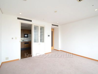 品川プリンス・レジデンスの写真 居室（LDなど） ※7階の同じ間取タイプを撮影。仕様が異なることがあります。