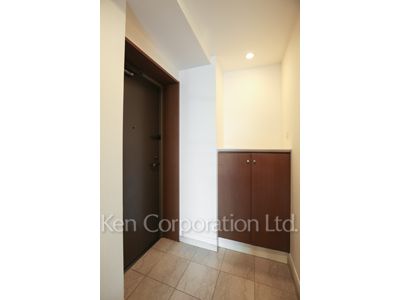 サヴァリン市ヶ谷の写真 玄関