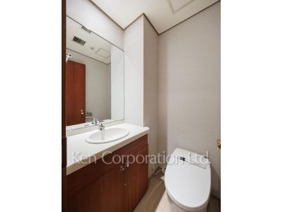 アルファエイト南青山の写真 トイレ