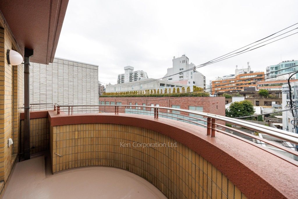 アルファエイト南青山の写真 バルコニー