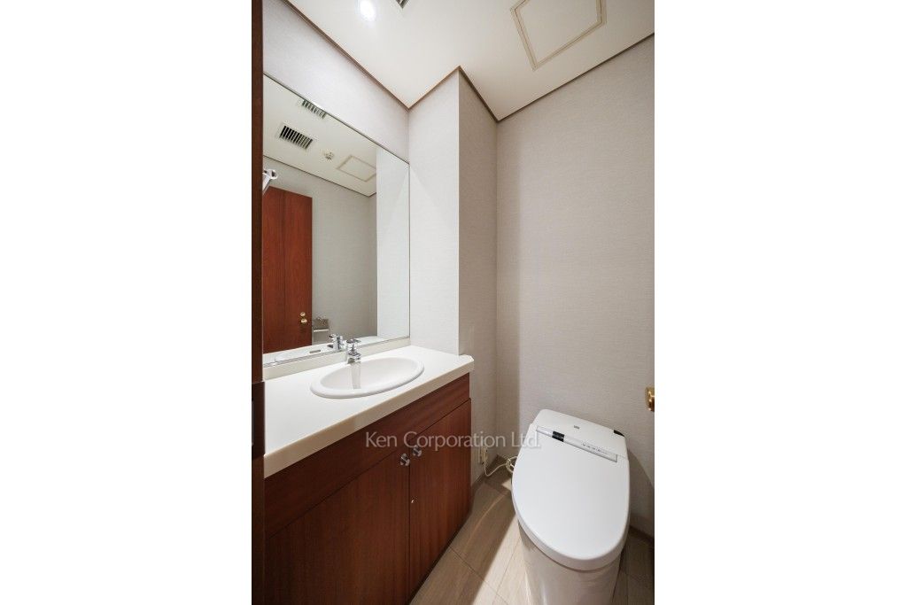 アルファエイト南青山の写真 トイレ