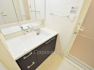 パウダールーム ※21階の同じ間取タイプを撮影。仕様が異なることがあります。