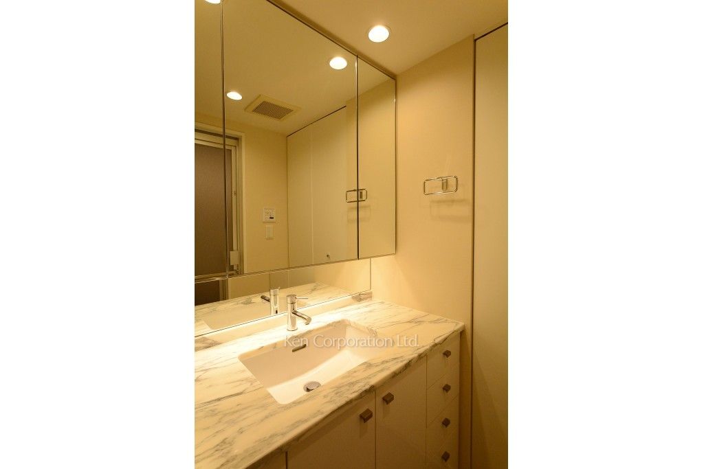 カスタリア参宮橋の写真 パウダールーム ※4階の同じ間取タイプを撮影。仕様が異なることがあります。